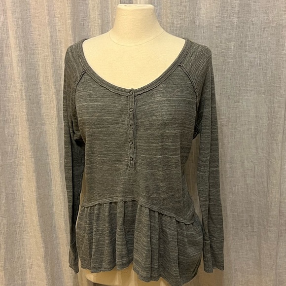 Free People We the Free Coastline Peplum Henley gray medium - Picture 3 of 6